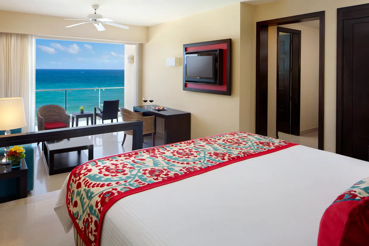 Oceanfront King for 2 - Nov 26